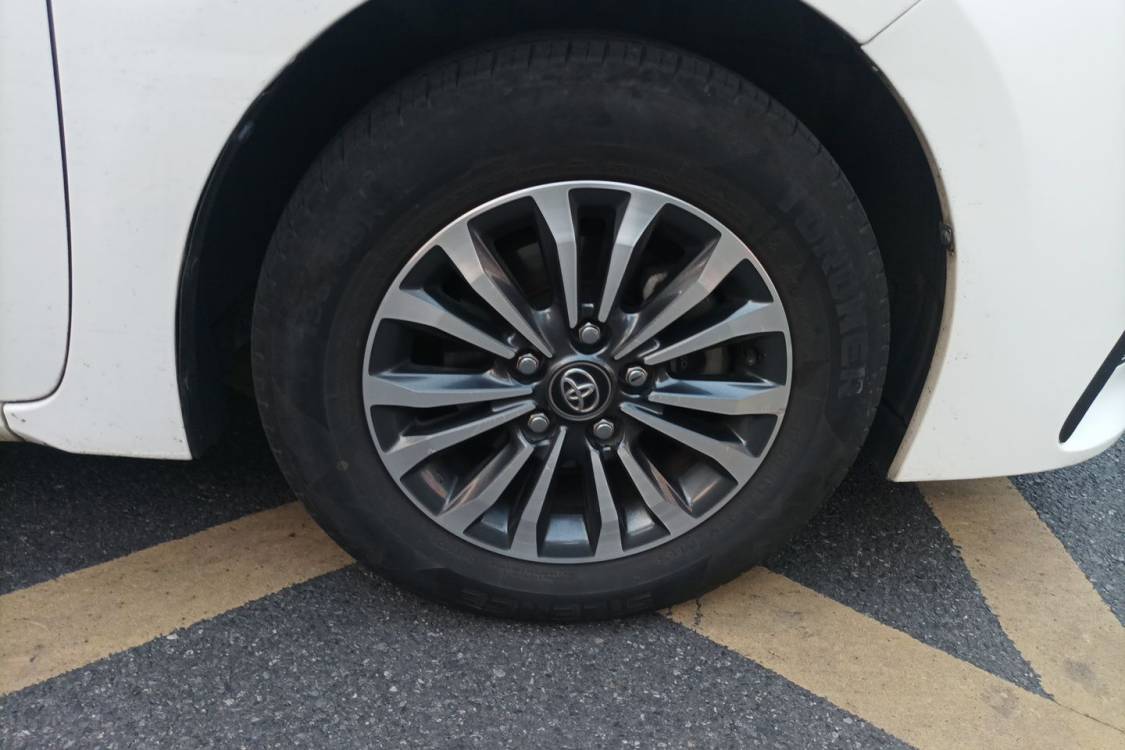 Toyota Corolla 2017 #9 Toyota Corolla 2017 car image #9