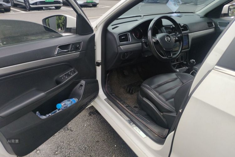 Volkswagen Lavida 2017 car image #18