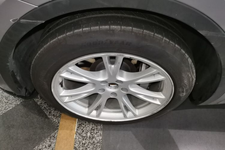 Tesla Model Y 2022 car image #9