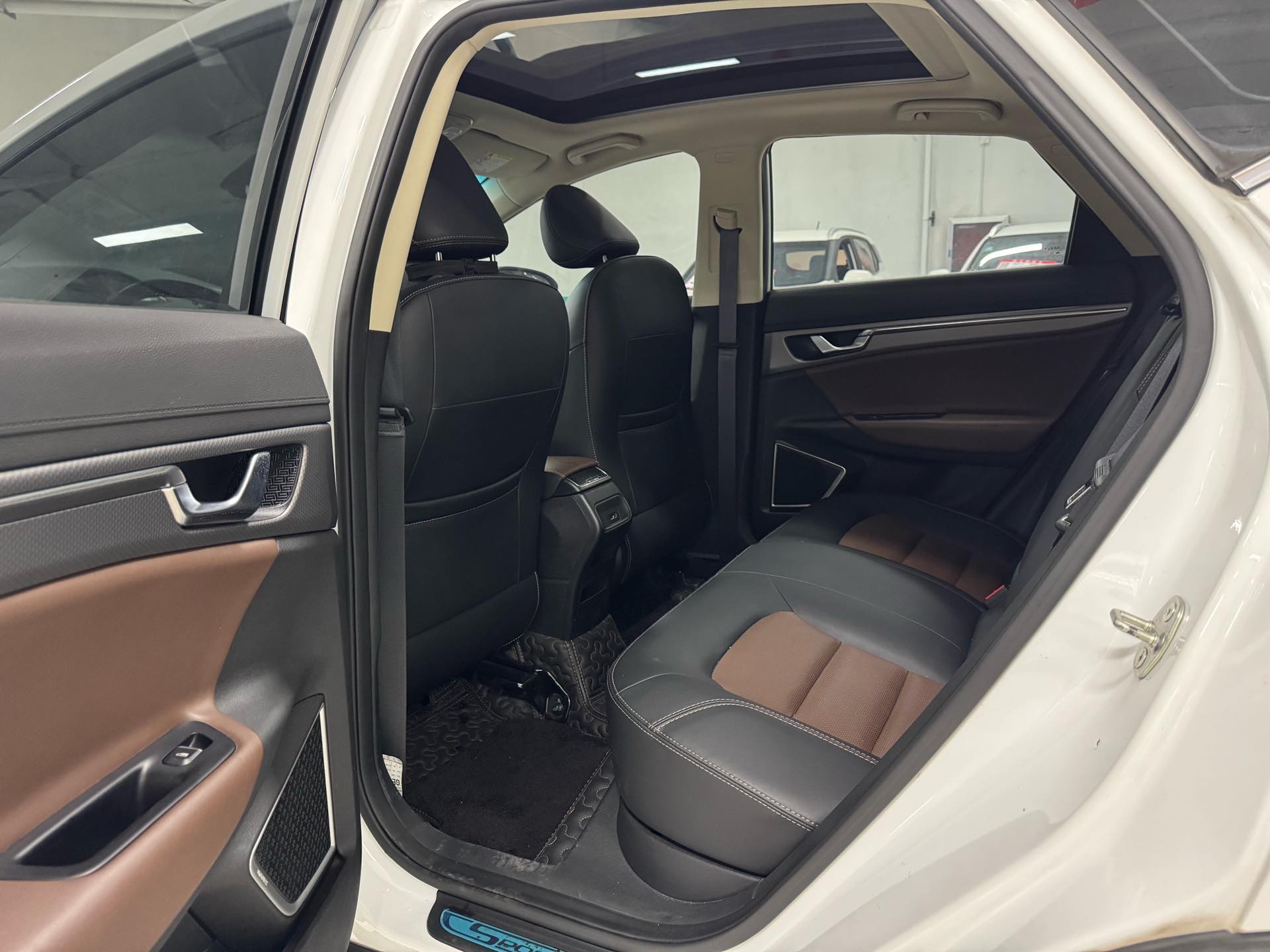 GEELY Emgrand GS 2017 car image #5