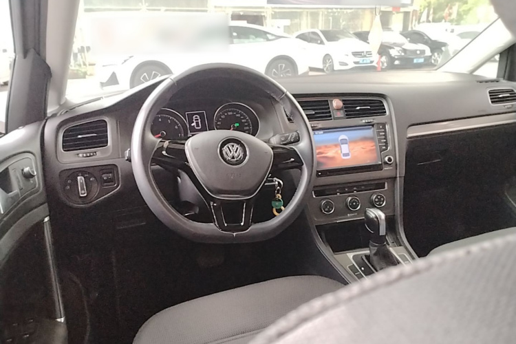 Volkswagen Golf 2016 car image #11