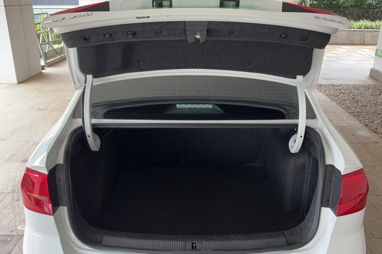 Volkswagen Bora 2020 car image #21