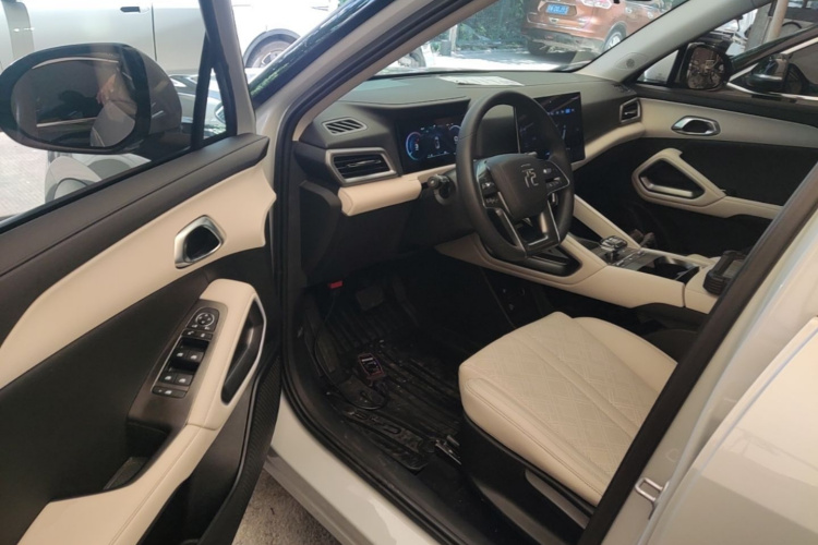 BYD YuanUP 2024 #16 BYD YuanUP 2024 car image #16