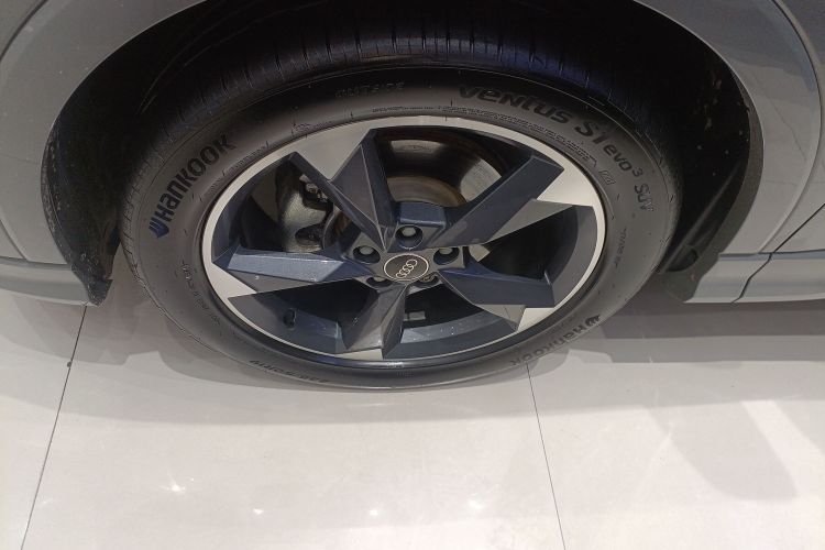 Audi Q3 2024 immagine di auto #9