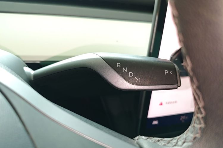 Tesla Model Y 2021 #18 Tesla Model Y 2021 car image #18