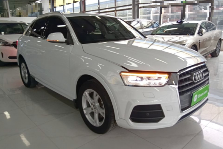 Audi Q3 2018 car image #4