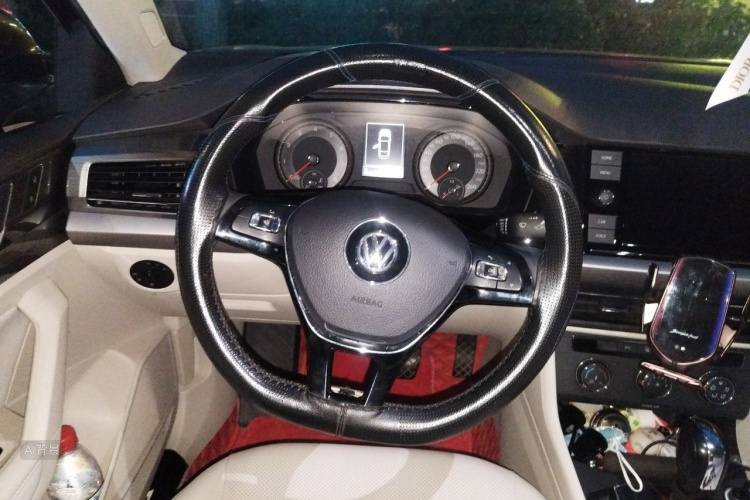 Volkswagen Lavida 2018 car image #12