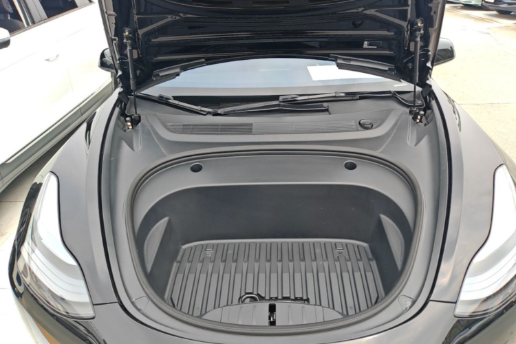 Tesla Model 3 2023 car image #22