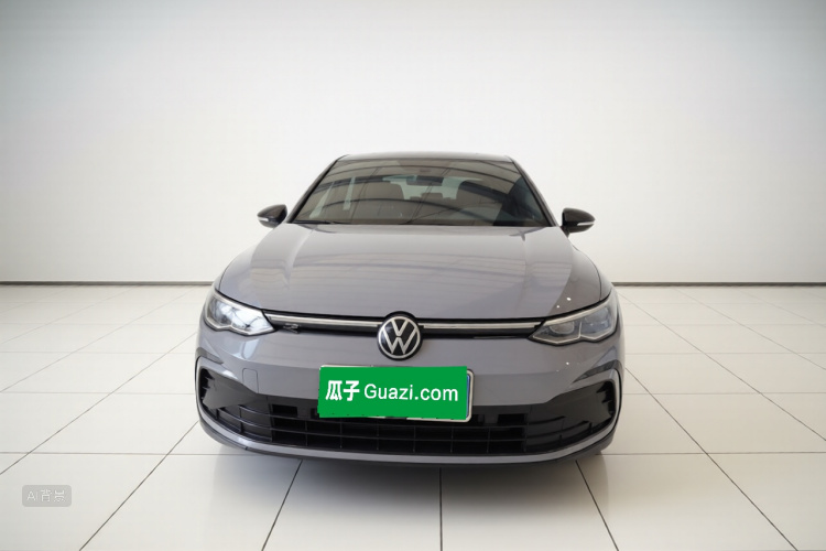 Volkswagen Golf 2023 car image #3