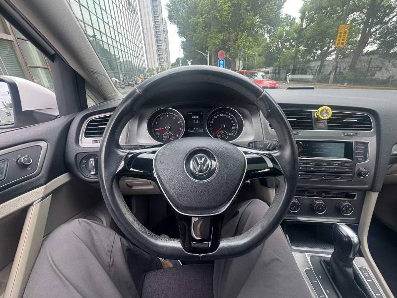 Volkswagen Golf 2016 car image #8
