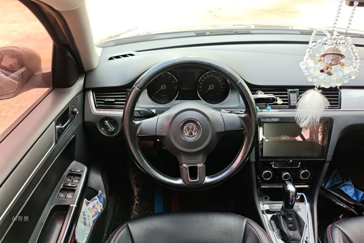 Volkswagen Bora 2015 car image #12