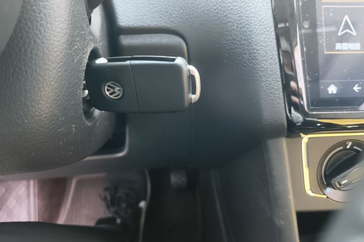 Volkswagen Polo 2019 car image #9