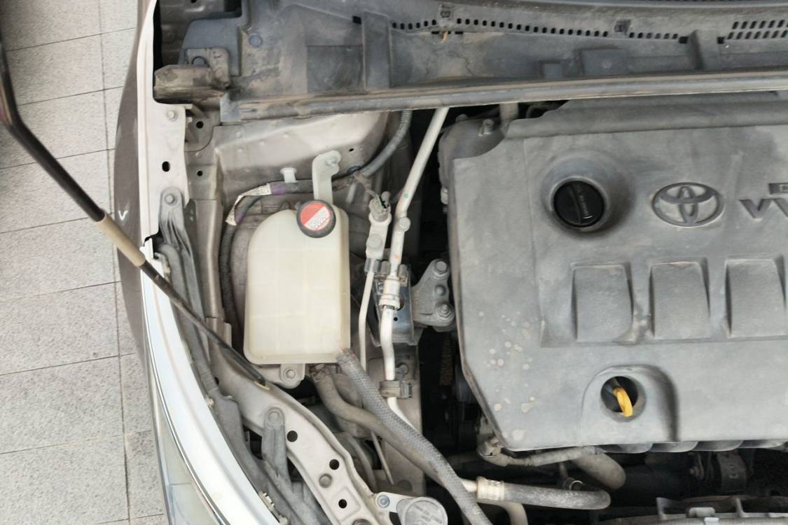 Toyota Corolla 2014 immagine di auto #11