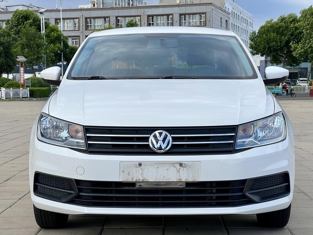 Volkswagen Santana 2022 car image #2