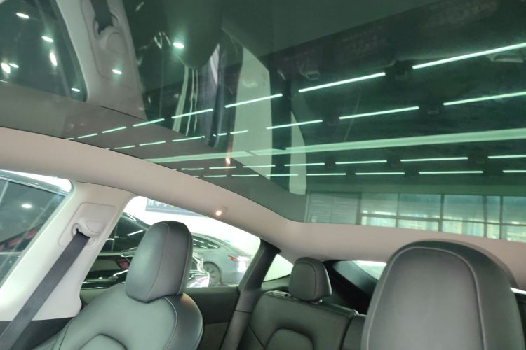 Tesla Model Y 2022 car image #18