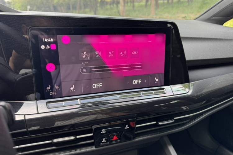 Volkswagen Golf 2021 car image #19