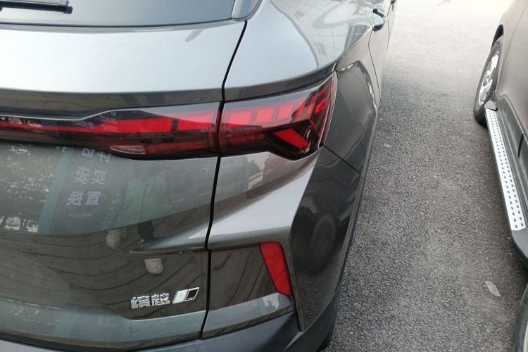 GEELY Coolray 2023 car image #8