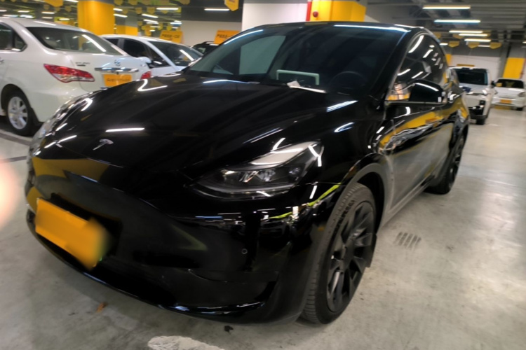 Tesla Model Y 2022 car image #2