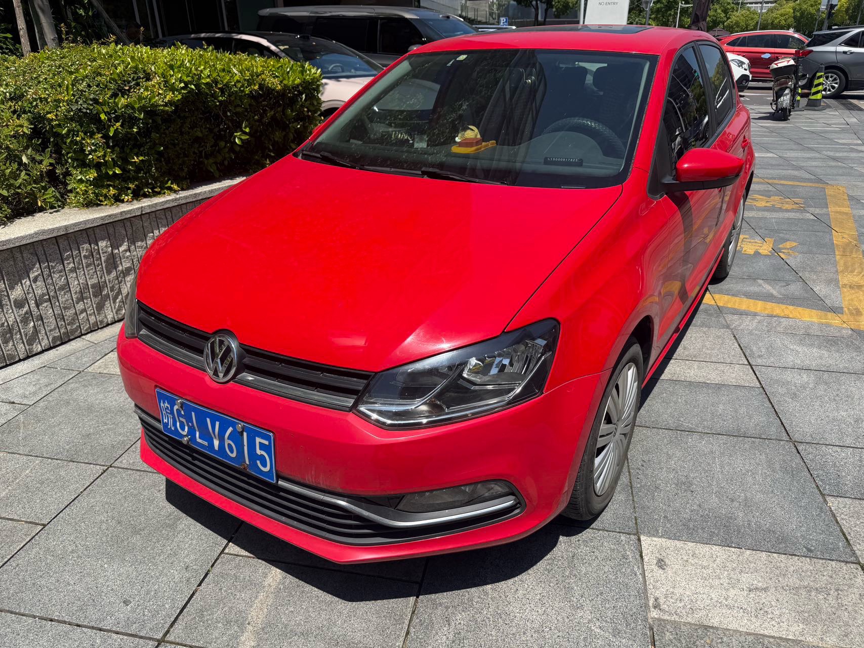Volkswagen Polo 2017 car image 