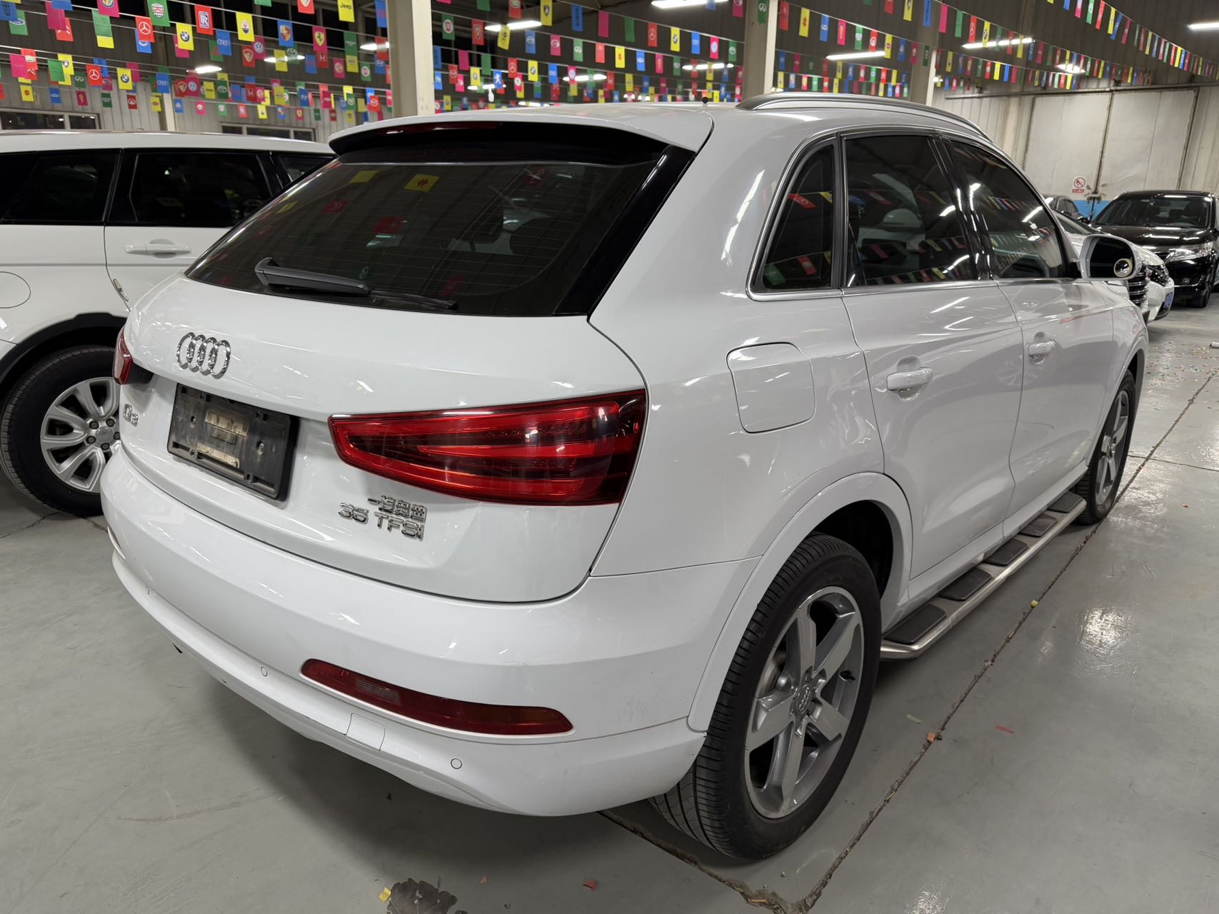 Audi Q3 2015 car image #7