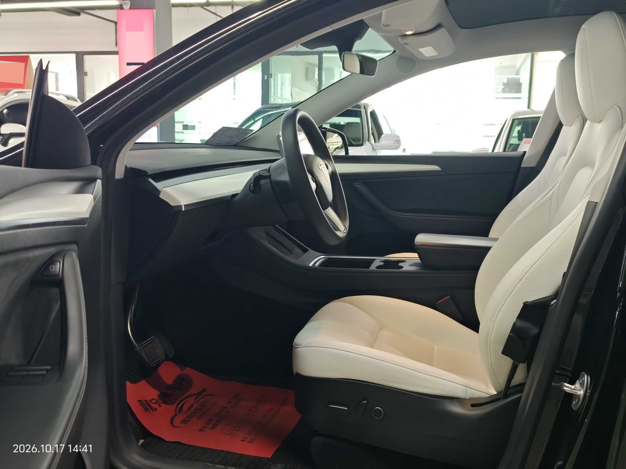 Tesla Model Y 2023 immagine di auto #4