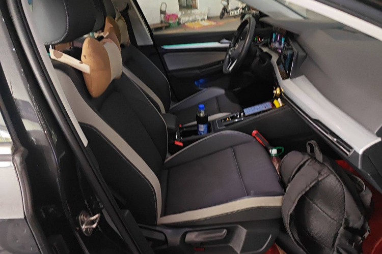 Volkswagen Golf 2021 car image #24