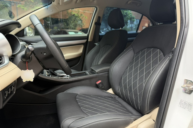 GEELY Emgrand 2019 #19 GEELY Emgrand 2019 car image #19