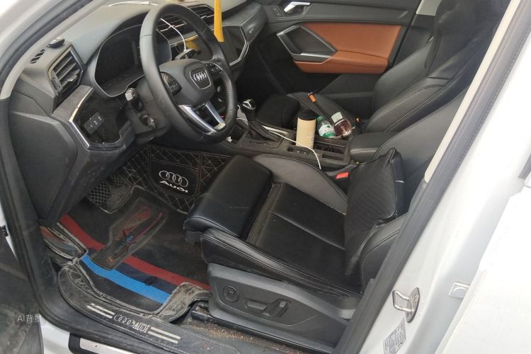 Audi Q3 2021 car image #17