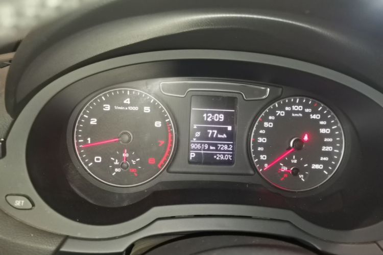 Audi Q3 2017 #12 Audi Q3 2017 car image #12