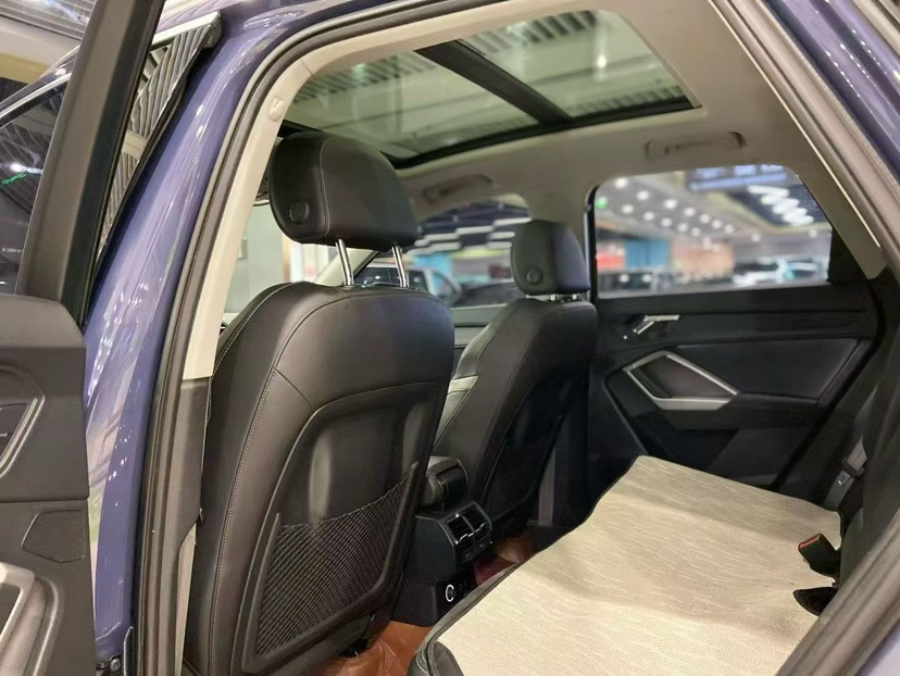 Audi Q3 2022 car image #6