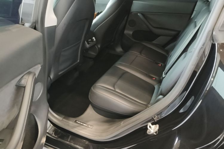 Tesla Model Y 2022 #17 Tesla Model Y 2022 car image #17