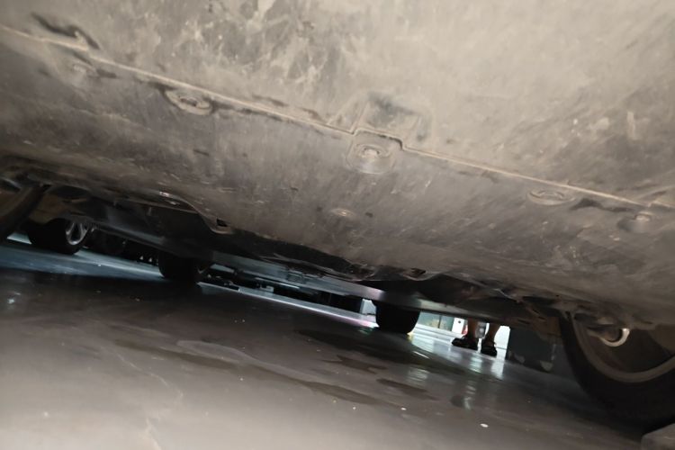 Tesla Model Y 2023 car image #26