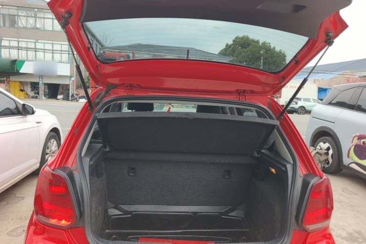 Volkswagen Polo 2017 car image #19
