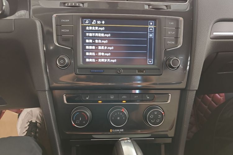 Volkswagen Golf 2017 car image #13