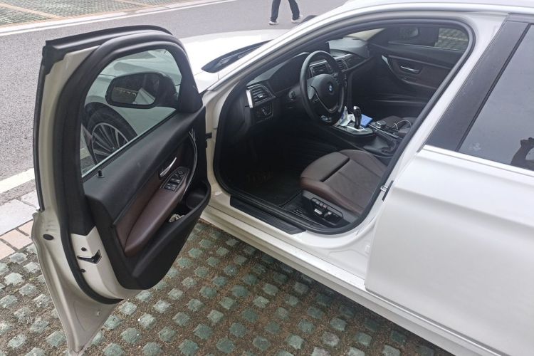 BMW 3 Series 2018 #18 BMW 3 Series 2018 car image #18