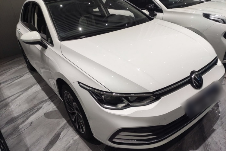 Volkswagen Golf 2023 car image #4