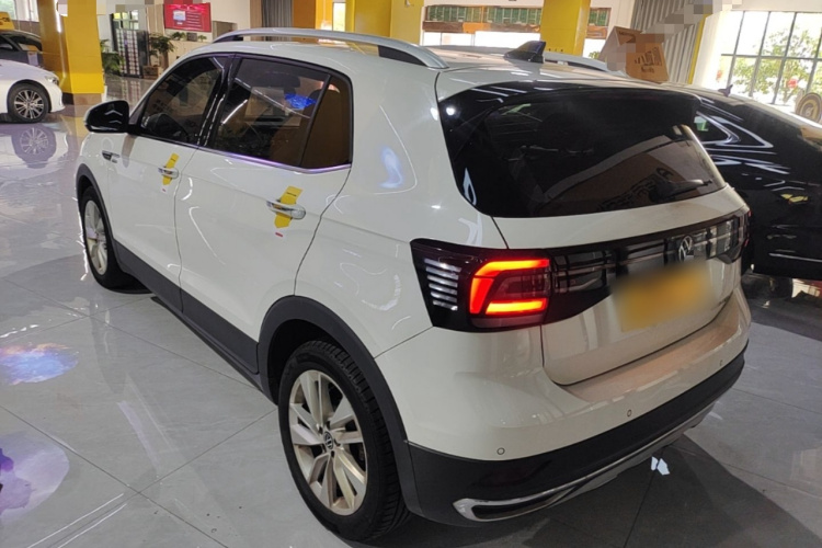 Volkswagen T-Cross 2021 #5 Volkswagen T-Cross 2021 car image #5