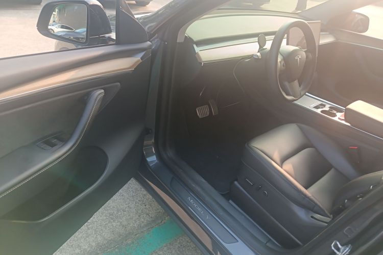 Tesla Model Y 2022 #16 Tesla Model Y 2022 car image #16