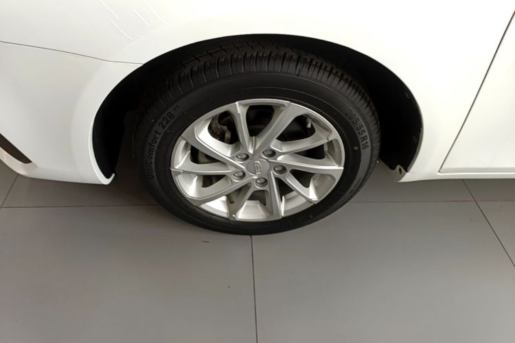GEELY Emgrand 2021 car image #9