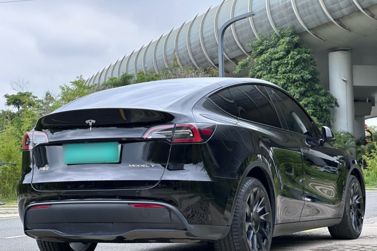 Tesla Model Y 2021 #7 Tesla Model Y 2021 car image #7