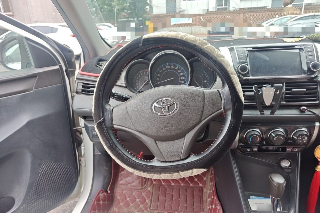 Toyota Vios 2015 صورة سيارة #24
