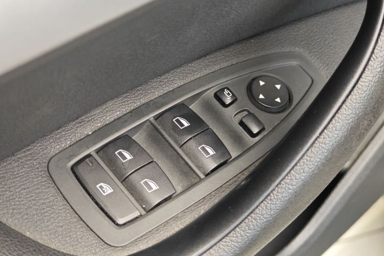 BMW X1 2019 imagen de coche #19