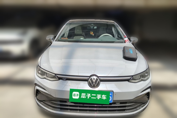 Volkswagen Golf 2022 car image #3