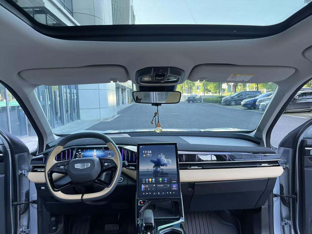 GEELY Boyue L 2024 car image #16