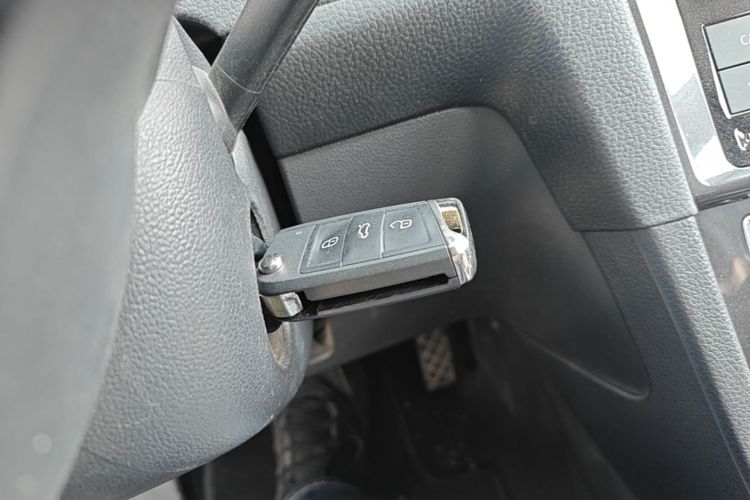 Volkswagen Golf 2019 car image #9