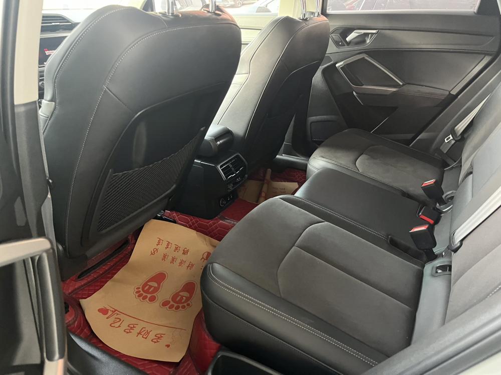 Audi Q3 2023 car image #8