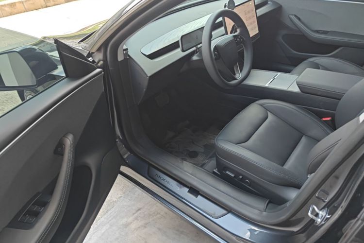 Tesla Model 3 2024 car image #12