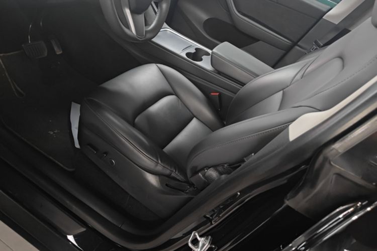 Tesla Model Y 2021 #19 Tesla Model Y 2021 car image #19