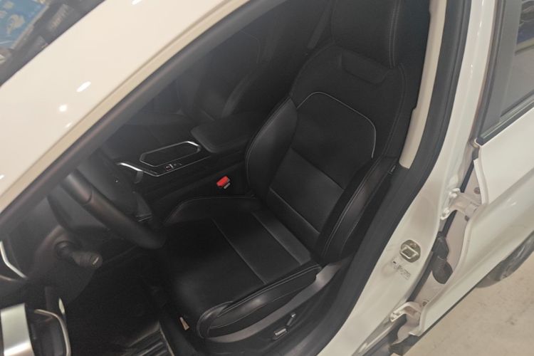 GEELY Coolray 2025 #15 GEELY Coolray 2025 car image #15