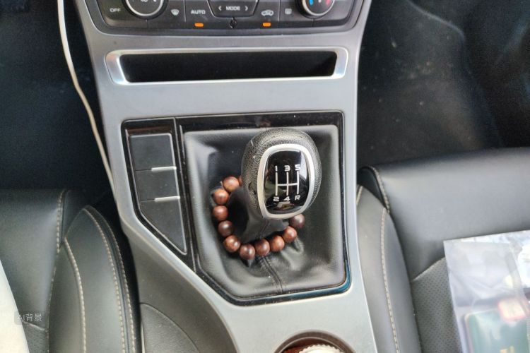 GEELY Emgrand 2019 car image #16